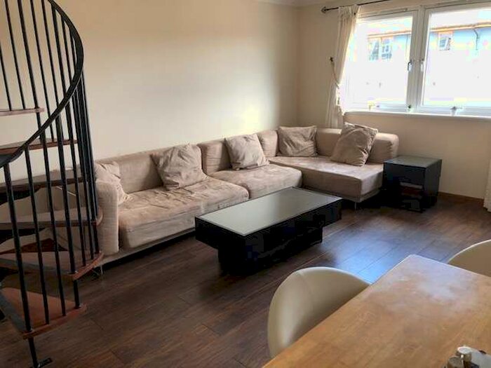 2 Bedroom Flat To Rent In Hardgate, City Centre, Aberdeen, AB10