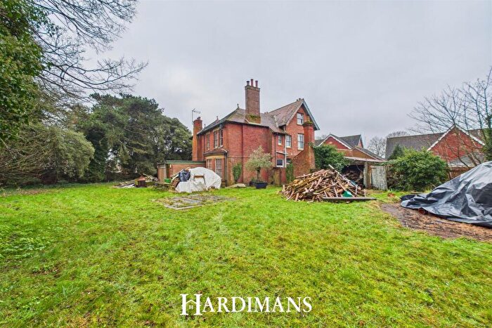 6 Bedroom Detached House For Sale In London Road South, Lowestoft, NR33