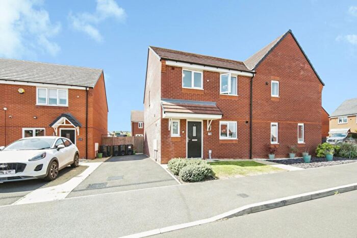 3 Bedroom Semi-Detached House For Sale In Rocheford Way, Grendon, Atherstone, Warwickshire, CV9