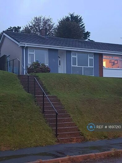 3 Bedroom Bungalow To Rent In Sideling Fields, Tiverton, EX16