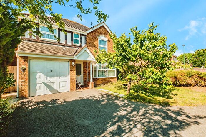 4 Bedroom Detached House For Sale In Bluebell Drive, Littlehampton, BN17