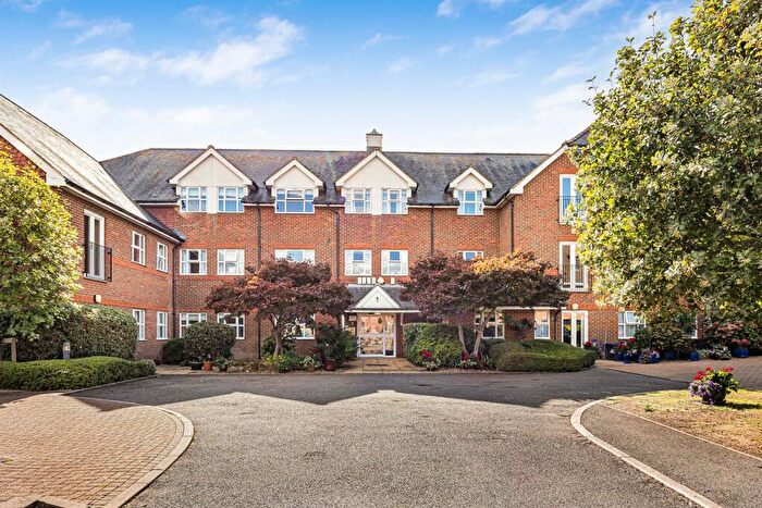 1 Bedroom House For Sale In Oram Court, Marlow, SL7