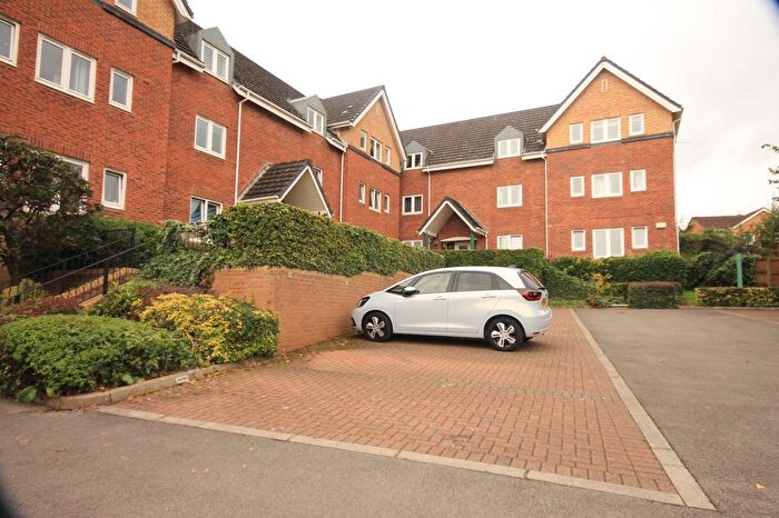 2 Bedroom Flat To Rent In Middlewood Drive East, Wadsley Park Village, Sheffield, S6