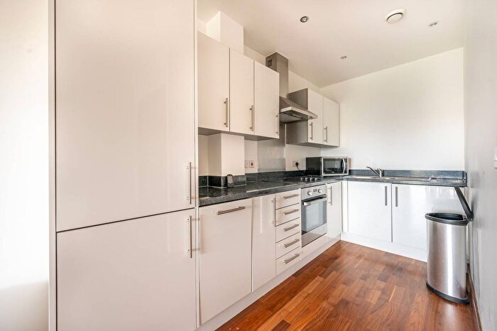 1 Bedroom Flat To Rent In River Heights, Stratford, London, E15