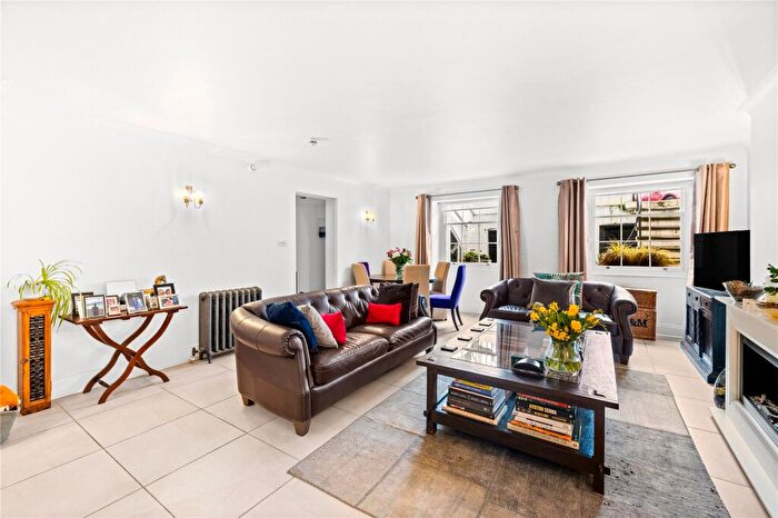 2 Bedroom Apartment For Sale In Sussex Square, Brighton, East Sussex, BN2