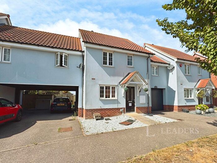 4 Bedroom Link Detached House For Sale In Legerton Drive, Clacton-on-Sea, Essex, CO16