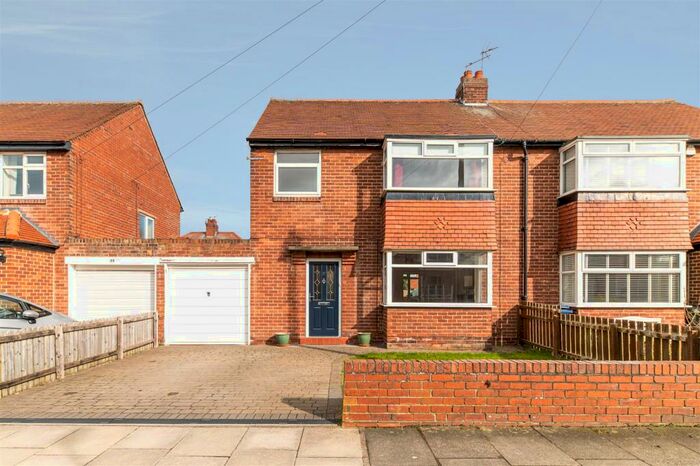 3 Bedroom Semi-Detached House To Rent In Briarfield Road, Gosforth, Newcastle Upon Tyne, NE3