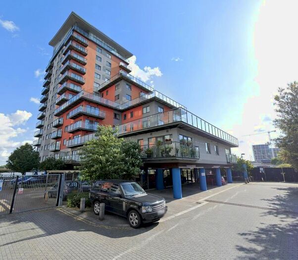 2 Bedroom Flat To Rent In Mast Quay, Woolwich, London, SE18
