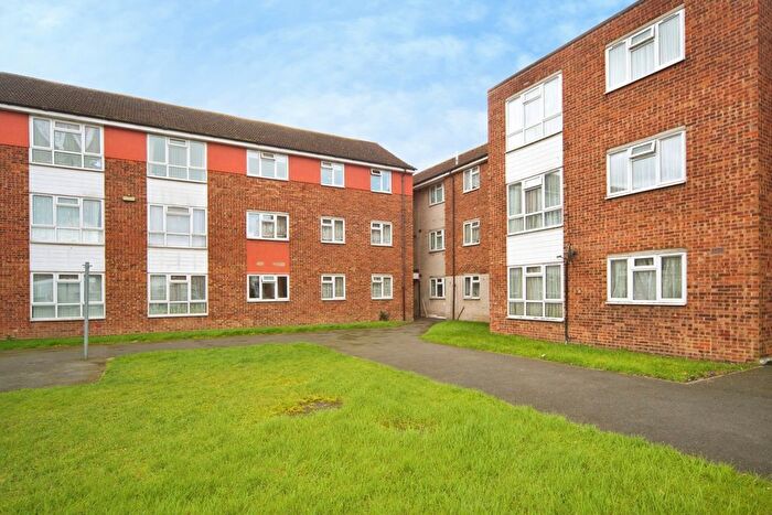 3 Bedroom Flat For Sale In Ibscott Close, Dagenham, Essex, RM10