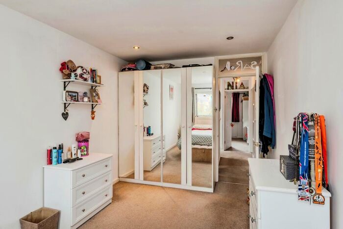 3 Bedroom Bungalow For Sale In Langer Way, Clydach, Swansea, SA6