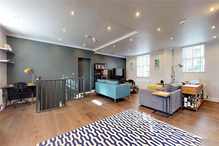 3 Bedroom Flat To Rent In Redmans Road, Stepney Green, London, E1