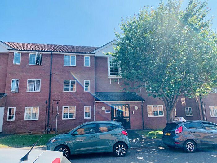 2 Bedroom Flat To Rent In Countess Road, St James, Northampton, NN5