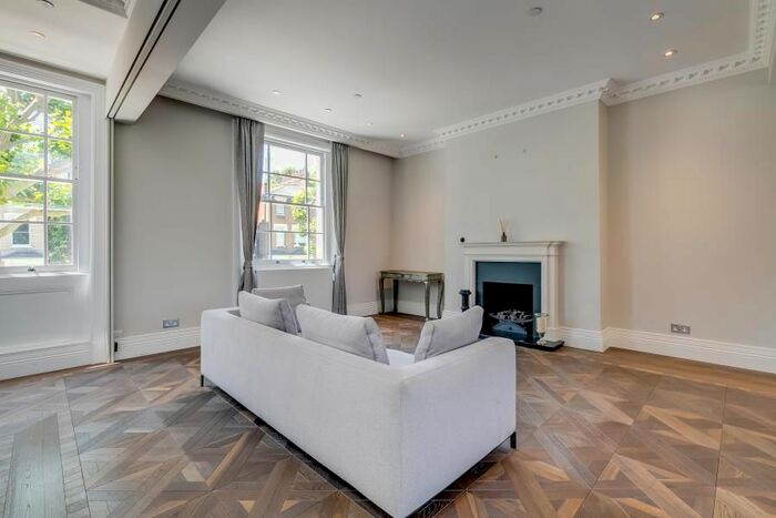 3 Bedroom Flat To Rent In Randolph Avenue, London, W9
