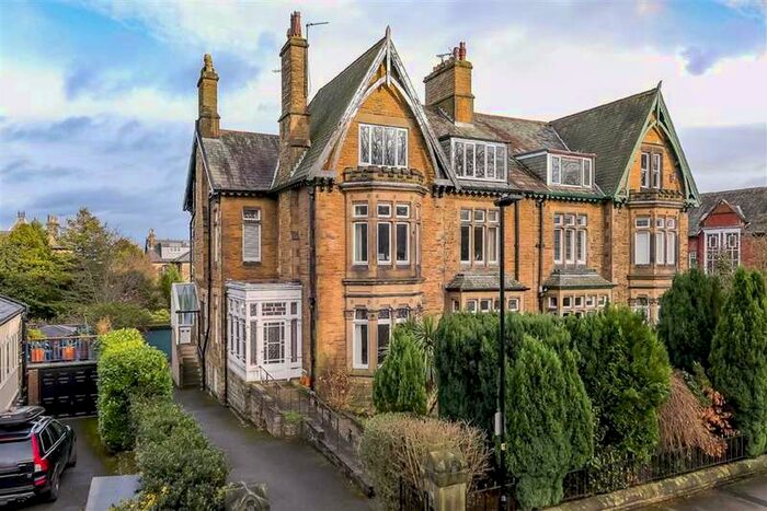 2 Bedroom Apartment To Rent In Park Drive, Harrogate, North Yorkshire, HG2