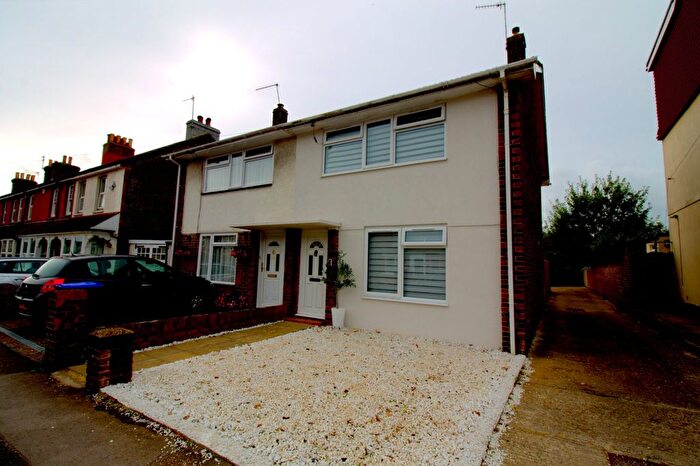 2 Bedroom Semi-Detached House To Rent In Gordon Road, Shoreham By Sea, BN43