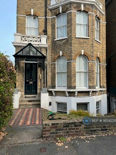 1 Bedroom Flat To Rent In Blackheath, London, SE3