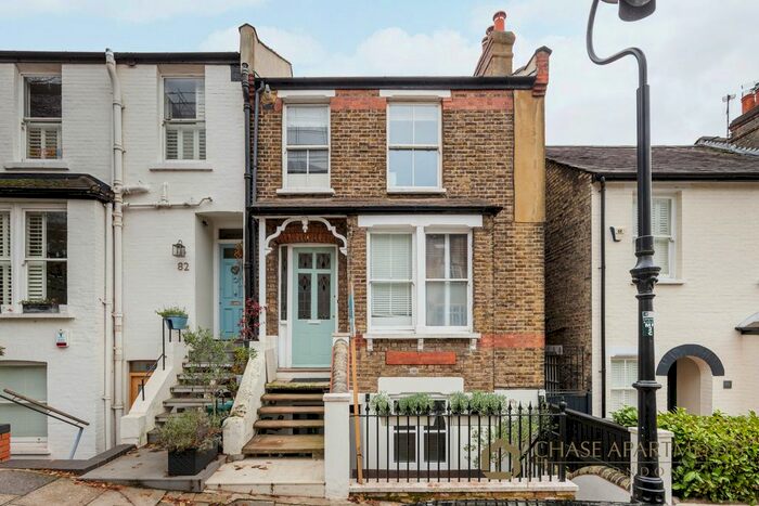 3 Bedroom Maisonette To Rent In Muswell Hill Place, Muswell Hill, London, N10