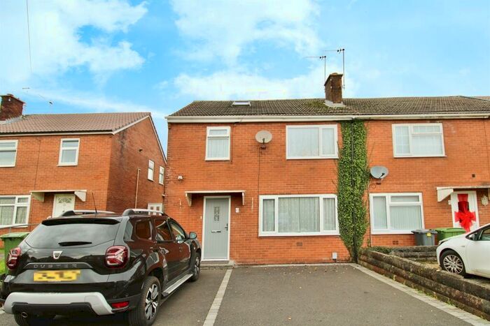 4 Bedroom House To Rent In Malmesmead Road, Llanrumney, Cardiff, CF3