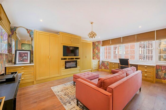 Studio To Rent In Charles Street, Mayfair, W1J