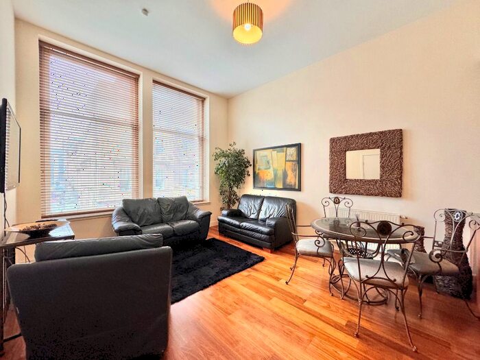 1 Bedroom Flat To Rent In Ingram Street, Merchant City, Glasgow, G1