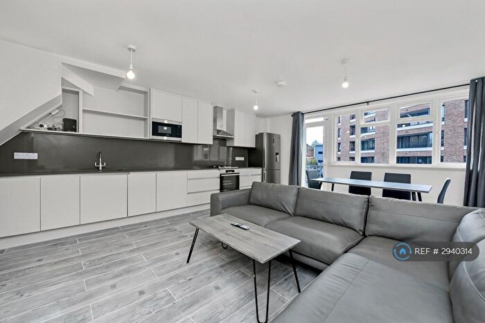 4 Bedroom Maisonette To Rent In Fellows Court, London, E2