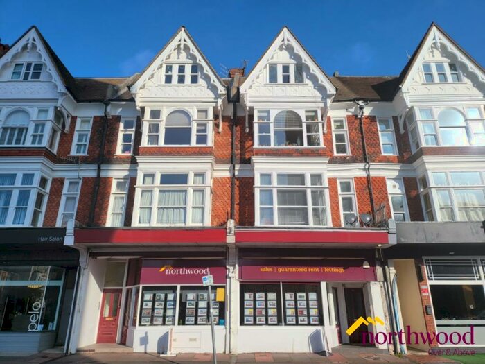 2 Bedroom Flat To Rent In South Street, Eastbourne, BN21
