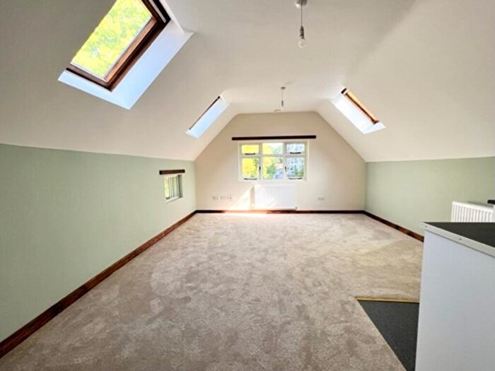 1 Bedroom Property To Rent In The Weavers, - Nelsons Yard, ME14