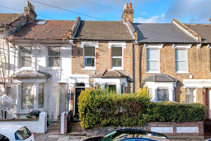 3 Bedroom Terraced House For Sale In Winchelsea Road, London, N17