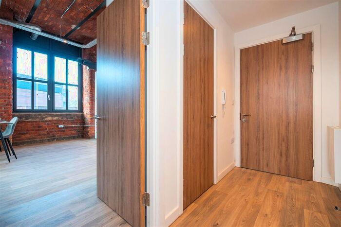 2 Bedroom Flat For Sale In Water Street, Stockport, SK1