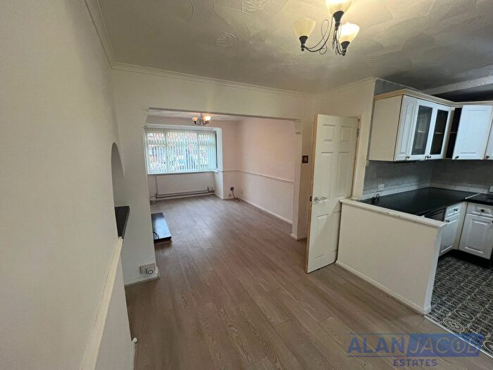 3 Bedroom Terraced House To Rent In Guysfield Drive, Rainham, Essex, RM13