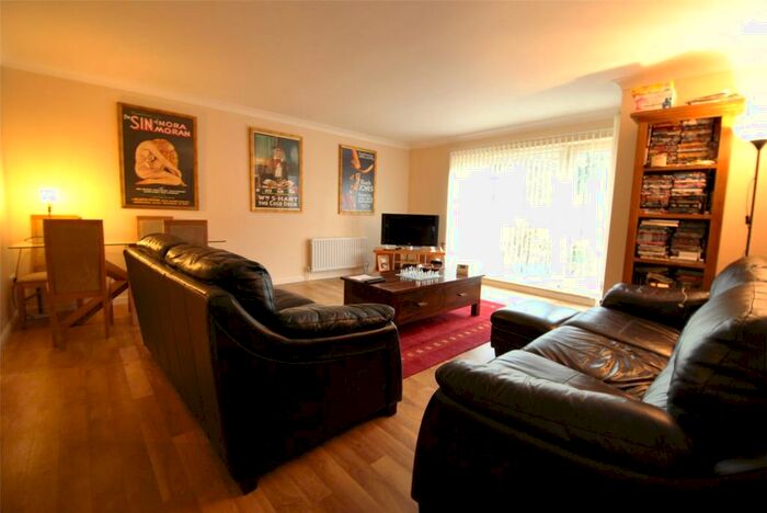 2 Bedroom Flat To Rent In Dyce Lane, Partick, Glasgow, G11
