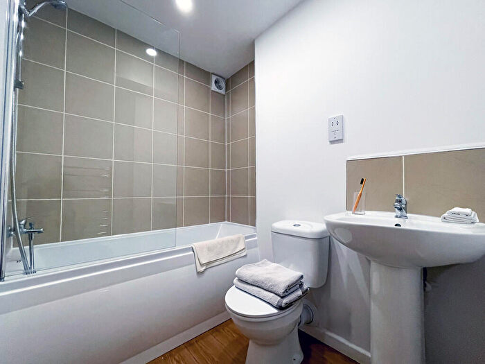 1 Bedroom Flat To Rent In Duke, Oldham Road, Failsworth, M35