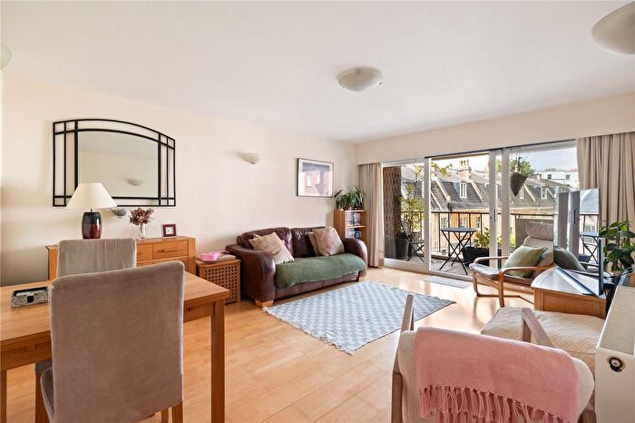 4 Bedroom Maisonette For Sale In Granby Hill, Bristol, BS8