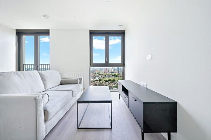 1 Bedroom Flat To Rent In Menara Point, Affinity View, London, E16