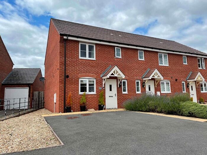 3 Bedroom Terraced House For Sale In Yeats Drive, Chase Meadow, Warwick, CV34