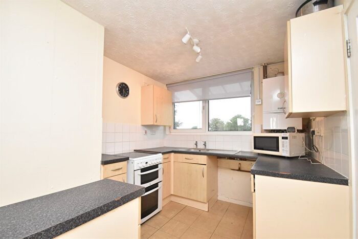 2 Bedroom Maisonette For Sale In Bermuda Road, Cambridge, CB4