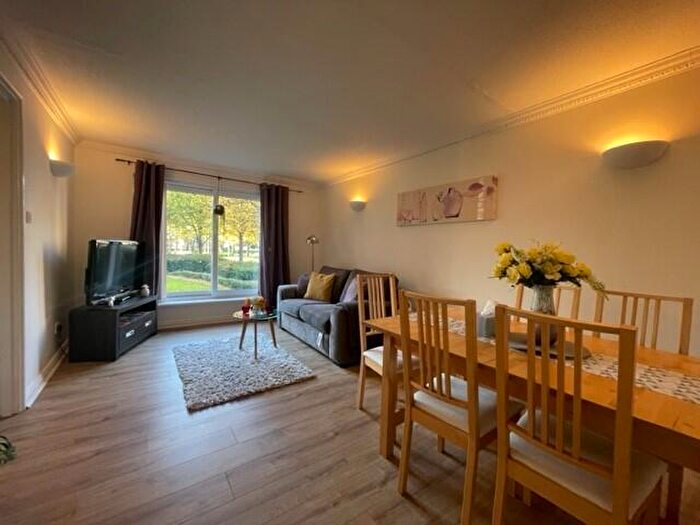 1 Bedroom Apartment To Rent In Riverview Drive, Glasgow, G5