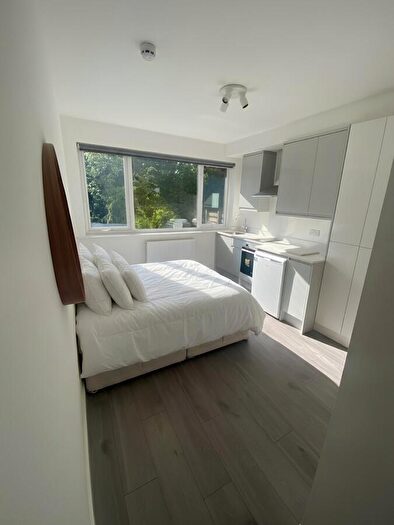Studio To Rent In =Hoop Lane, London, NW11