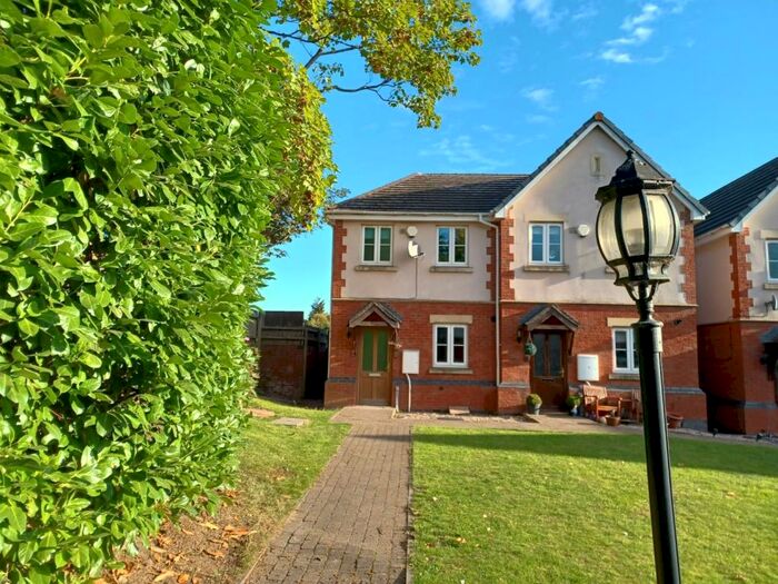 2 Bedroom House To Rent In Scott Road, Solihull, B92