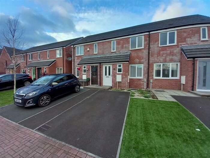 2 Bedroom House To Rent In Ger Yr Afon, Mountain Ash, CF45