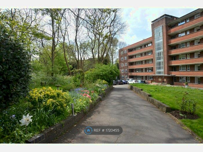 3 Bedroom Flat To Rent In Brae Court, Kingston Upon Thames, KT2