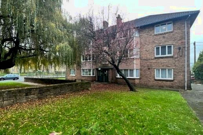 2 Bedroom Flat To Rent In Leeds Road, Shipley, BD18