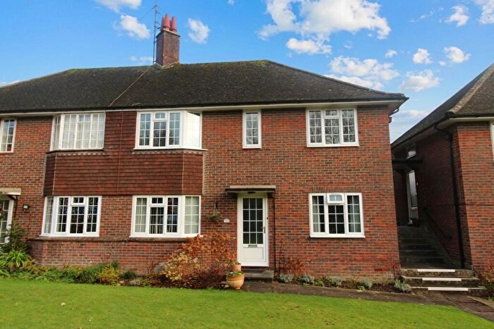 2 Bedroom Flat To Rent In Wickham Way, Haywards Heath, RH16