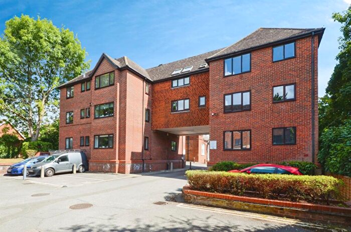 1 Bedroom Flat For Sale In Ramsey Lodge Court, St. Albans, AL1