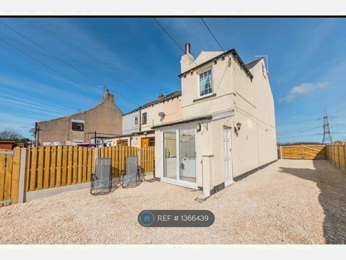 3 Bedroom End Of Terrace House To Rent In Low Common, Leeds, LS26