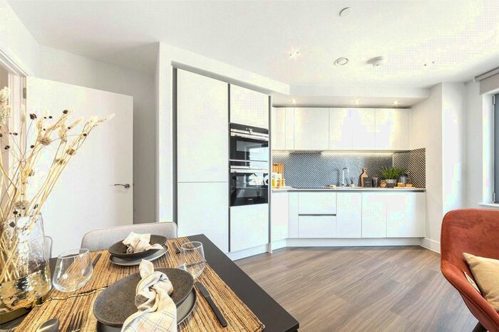 2 Bedroom Flat To Rent In Uncle Southall, Merrick Road, Southall, UB2