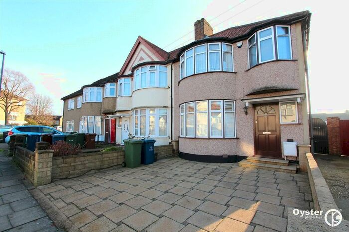 3 Bedroom Semi-Detached House To Rent In Cowbridge Road, Harrow, HA3