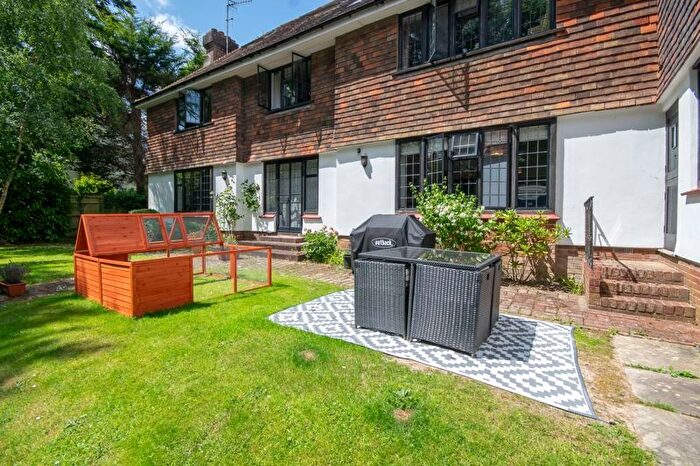 2 Bedroom Flat For Sale In Warwick Park, Tunbridge Wells, TN2