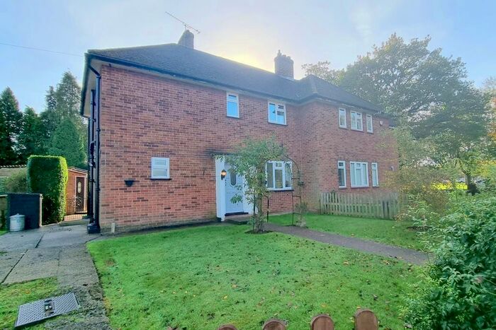 3 Bedroom Property To Rent In Lacey Avenue, Old Coulsdon, Coulsdon CR5