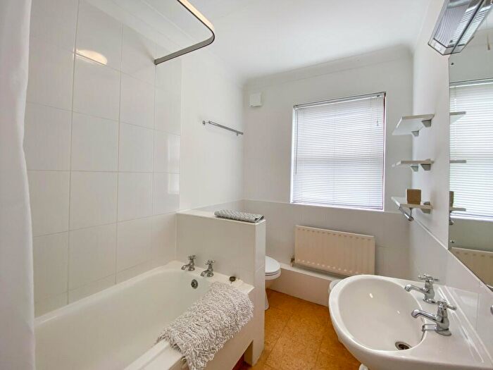 2 Bedroom Apartment To Rent In Beech Lane, Wilmslow, SK9
